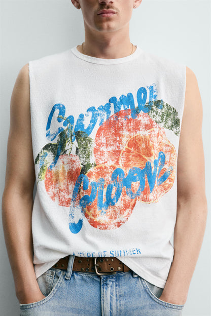 T-SHIRT TANK DE MALHA COM LAVAGEM E ESTAMPADO
