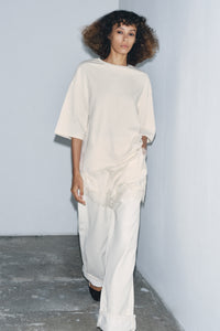 T-SHIRT COMBINADA COM RENDA - Cru