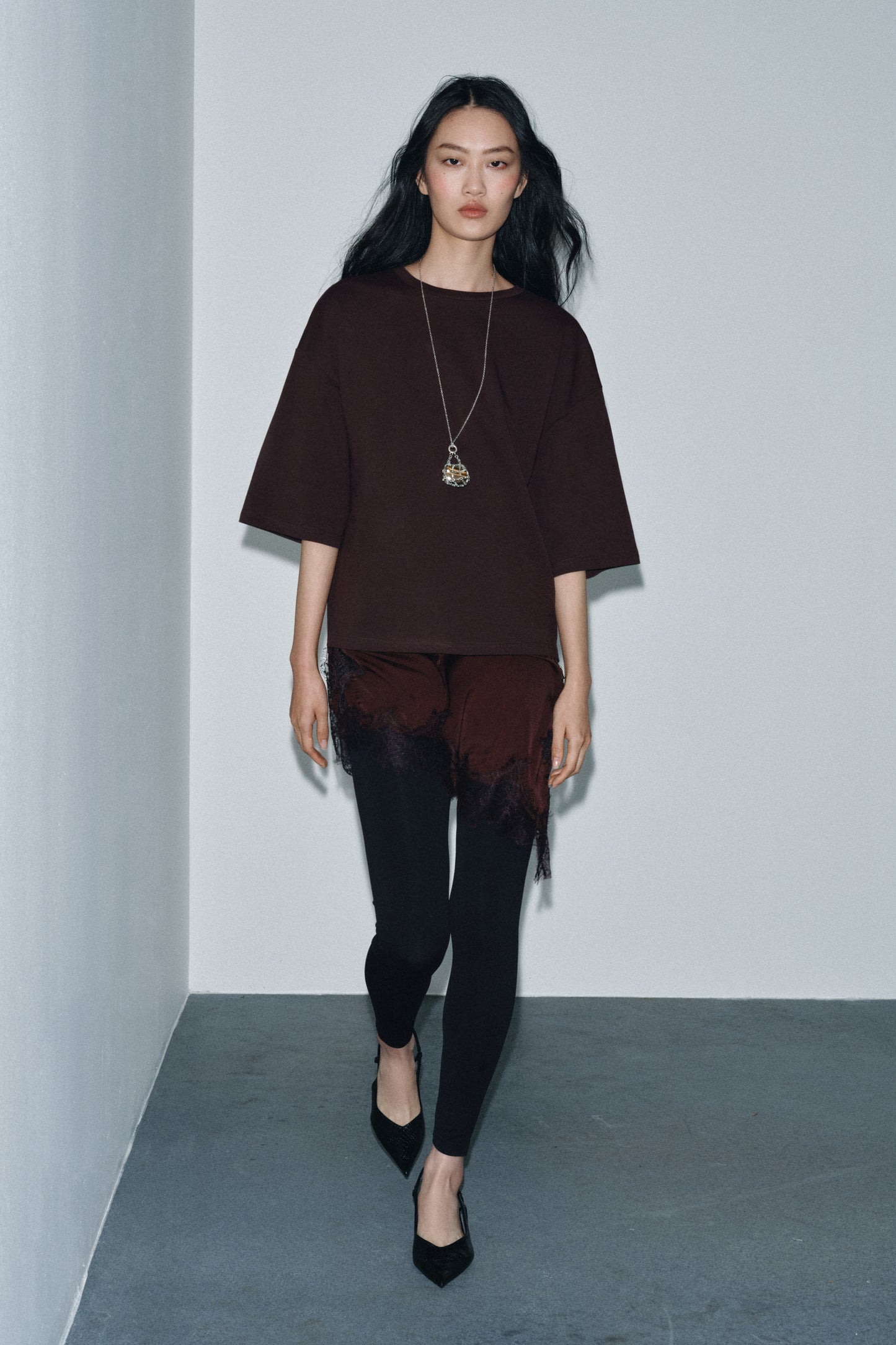 T-SHIRT COMBINADA COM RENDA - Chocolate