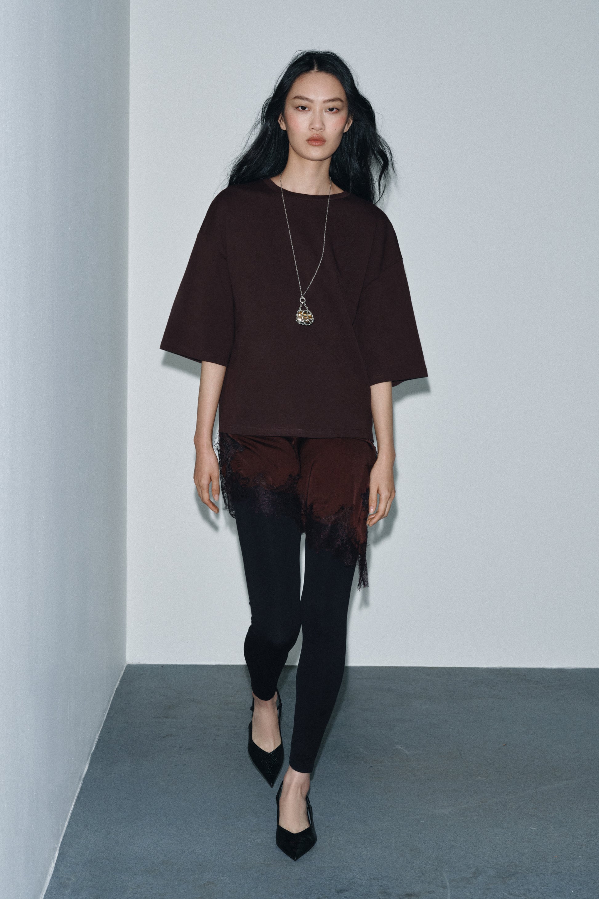 T-SHIRT COMBINADA COM RENDA - Chocolate