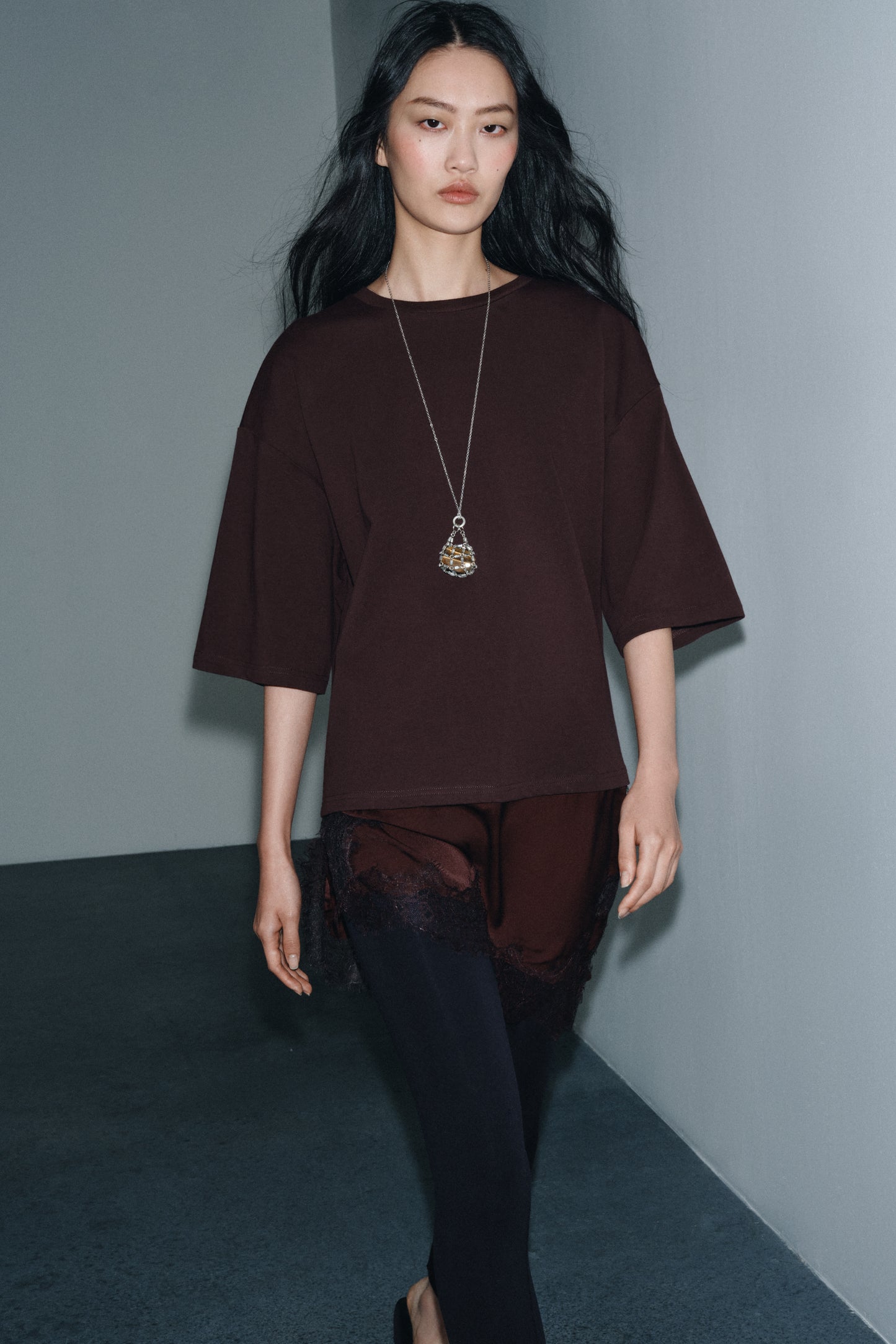 T-SHIRT COMBINADA COM RENDA - Chocolate