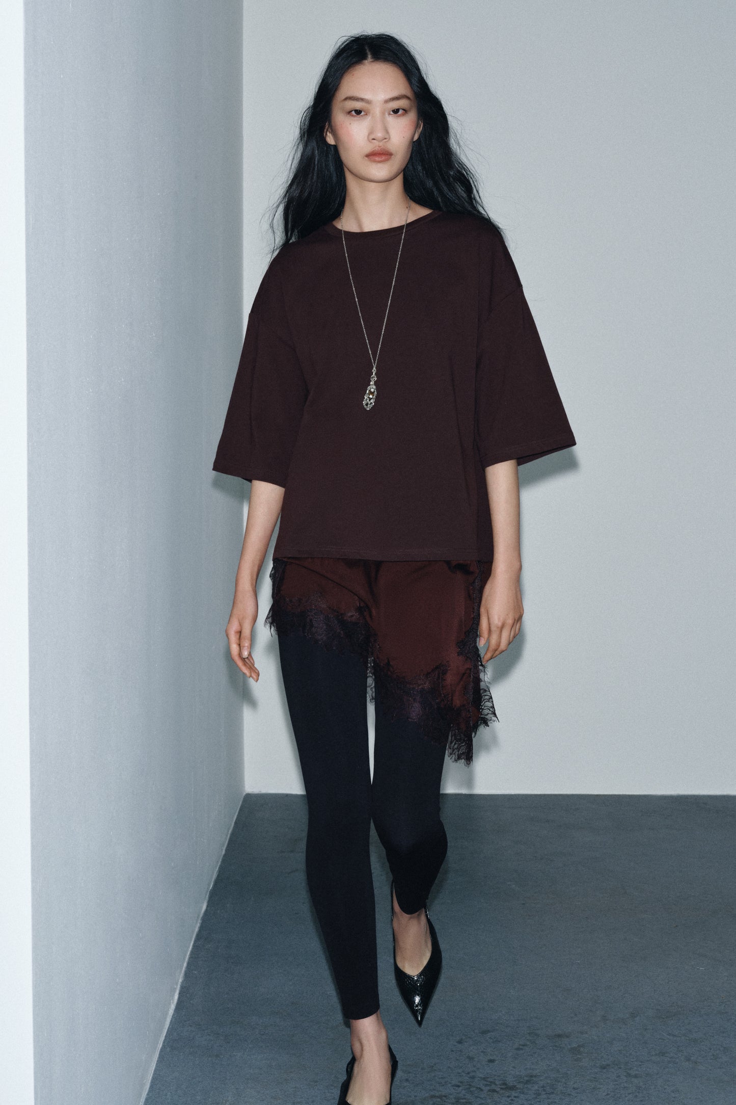 T-SHIRT COMBINADA COM RENDA - Chocolate