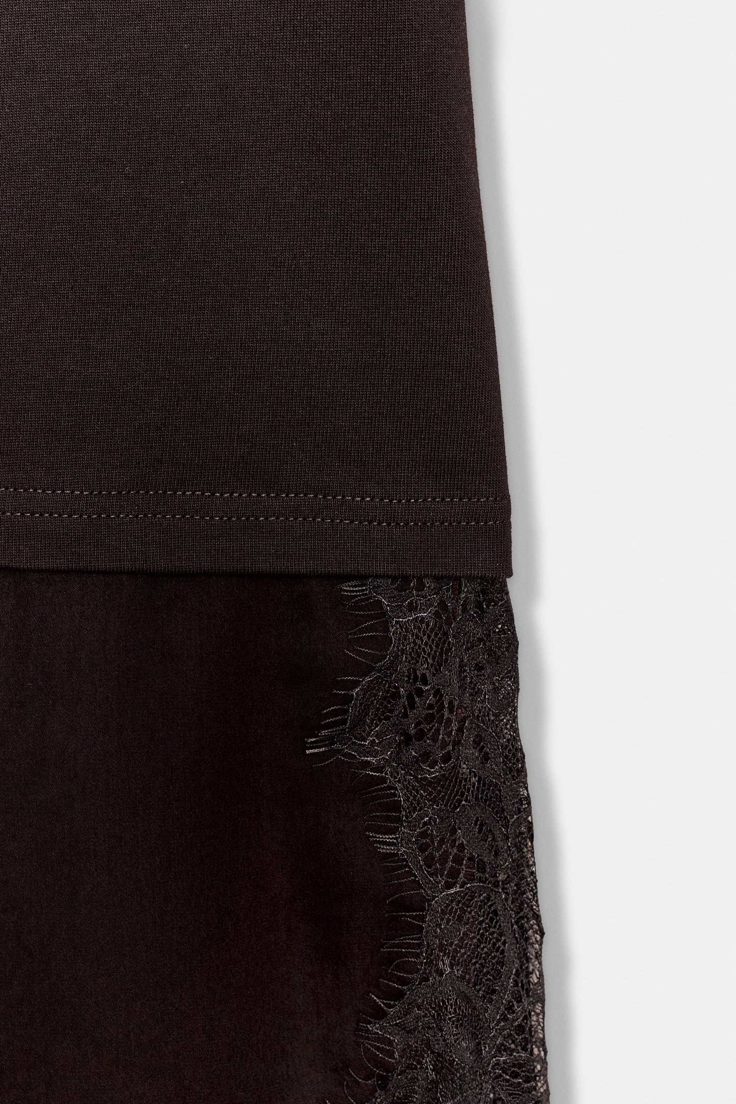 T-SHIRT COMBINADA COM RENDA - Chocolate