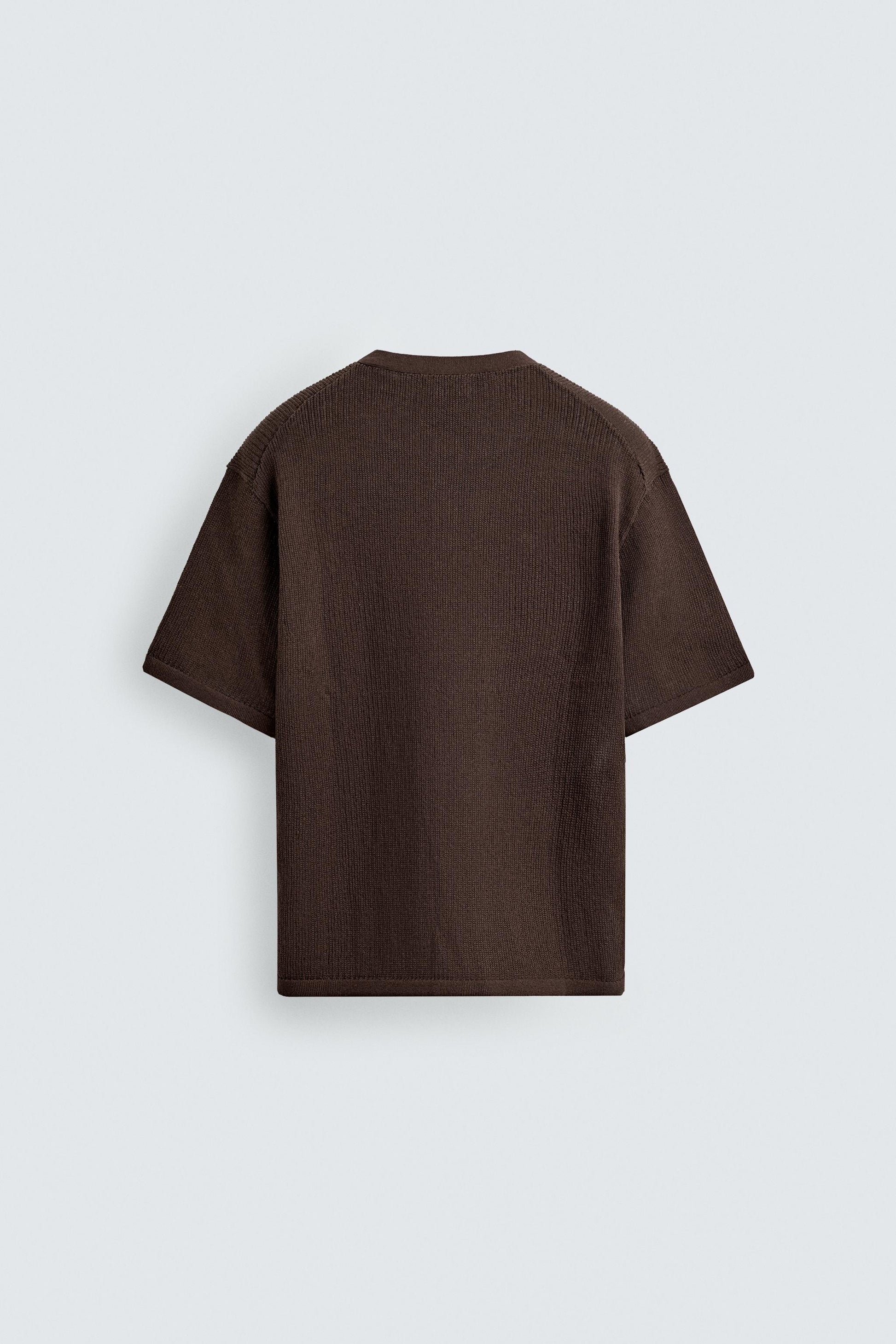 T-SHIRT DE MALHA COM DECOTE DE BOTÕES EM ALGODÃO-LINHO