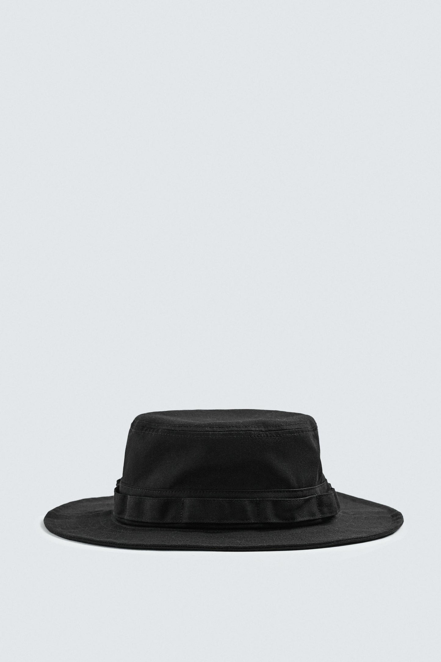 CHAPÉU PARA A CHUVA DE ABA LARGA