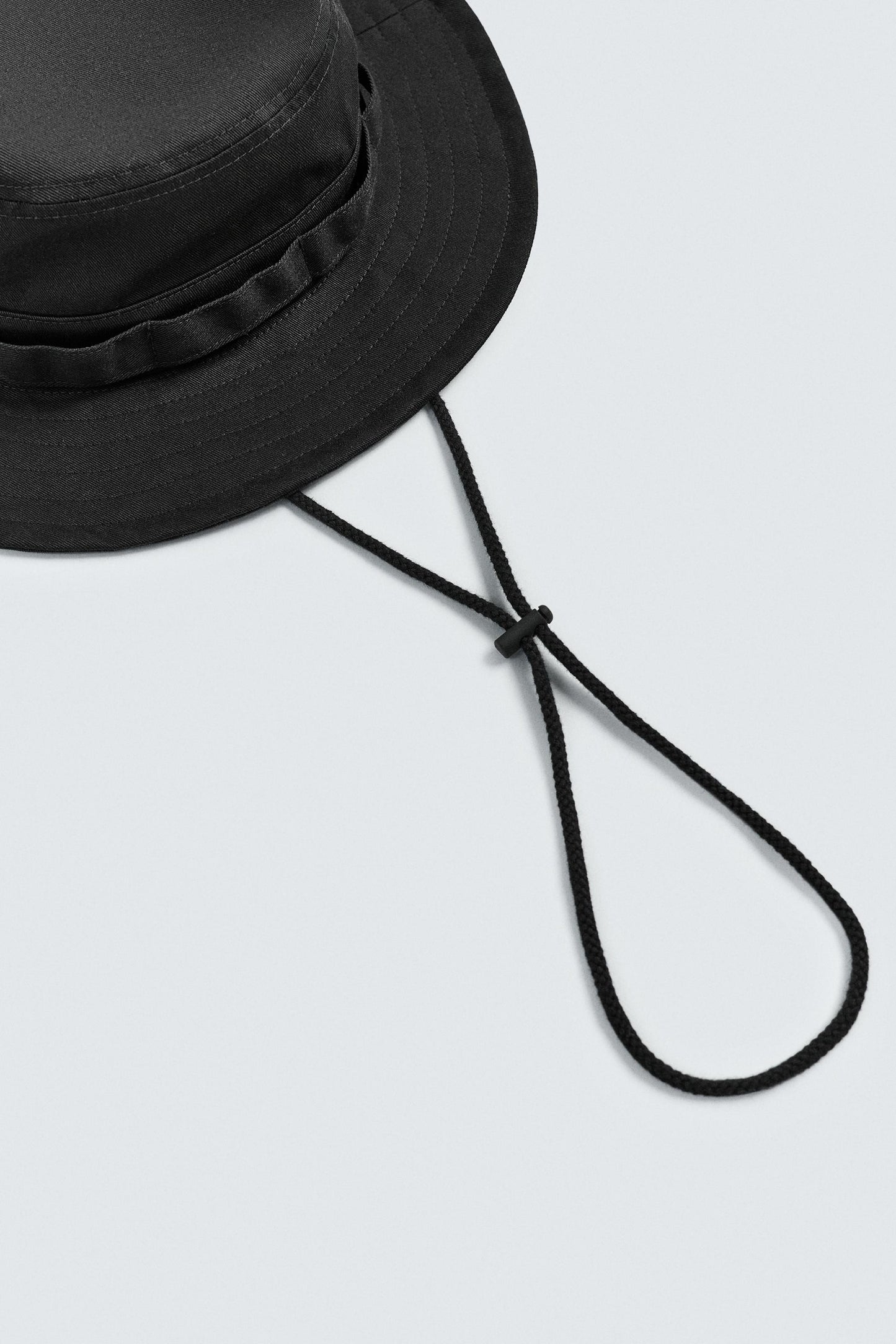CHAPÉU PARA A CHUVA DE ABA LARGA