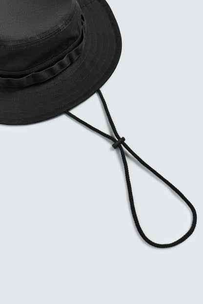 CHAPÉU PARA A CHUVA DE ABA LARGA