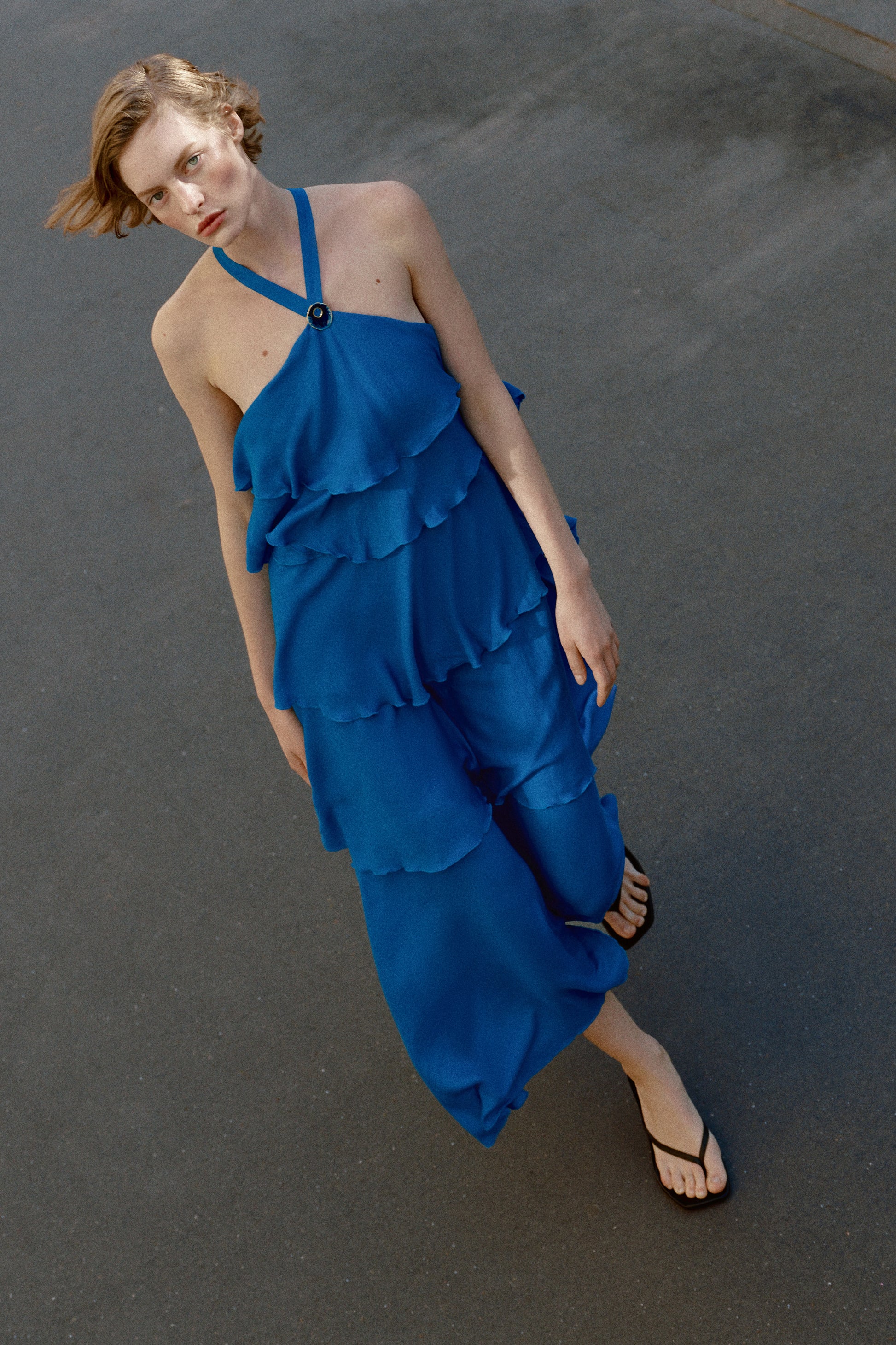 VESTIDO COMPRIDO COM FOLHOS - Cobalto
