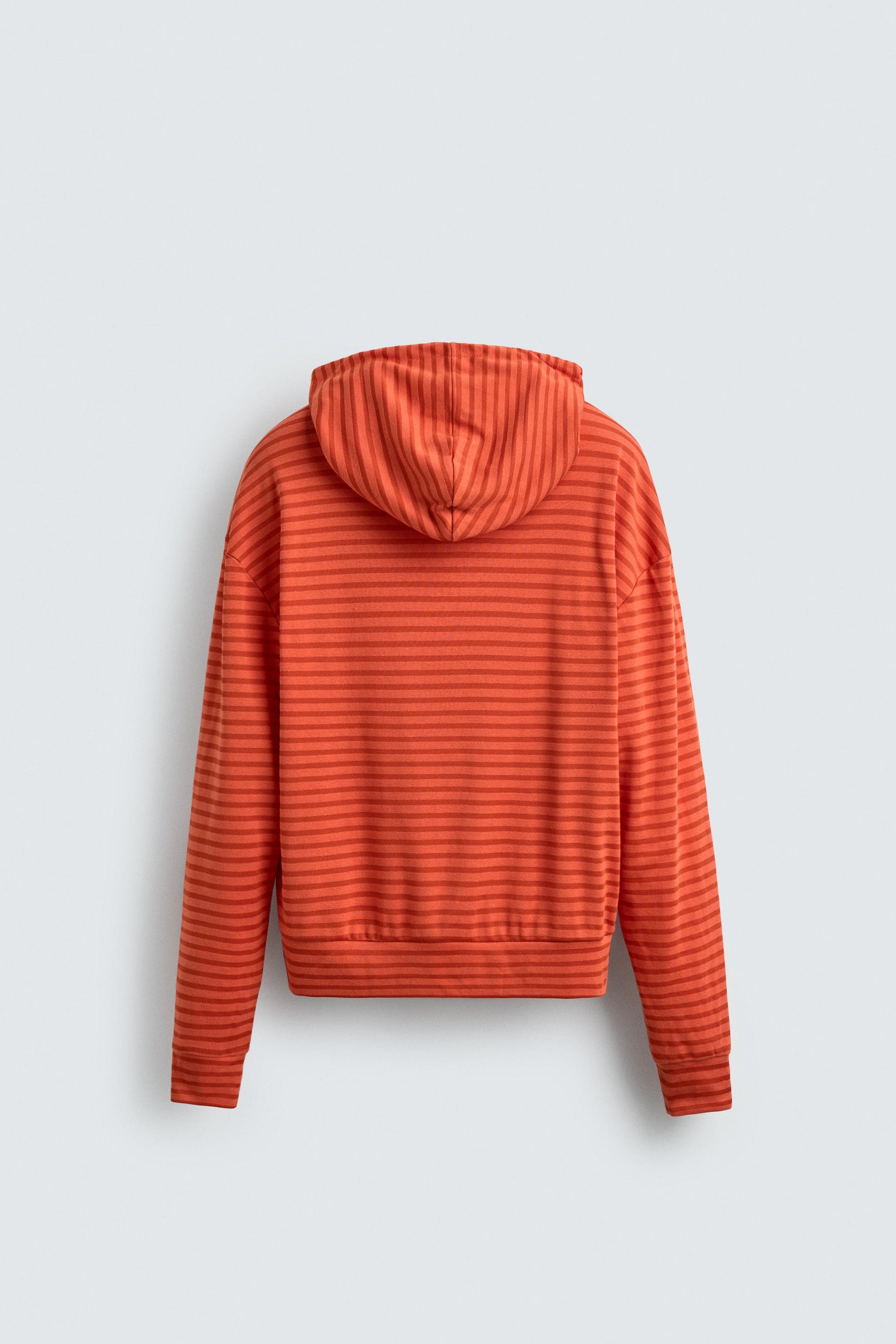 SWEATSHIRT COM CAPUZ E RISCAS