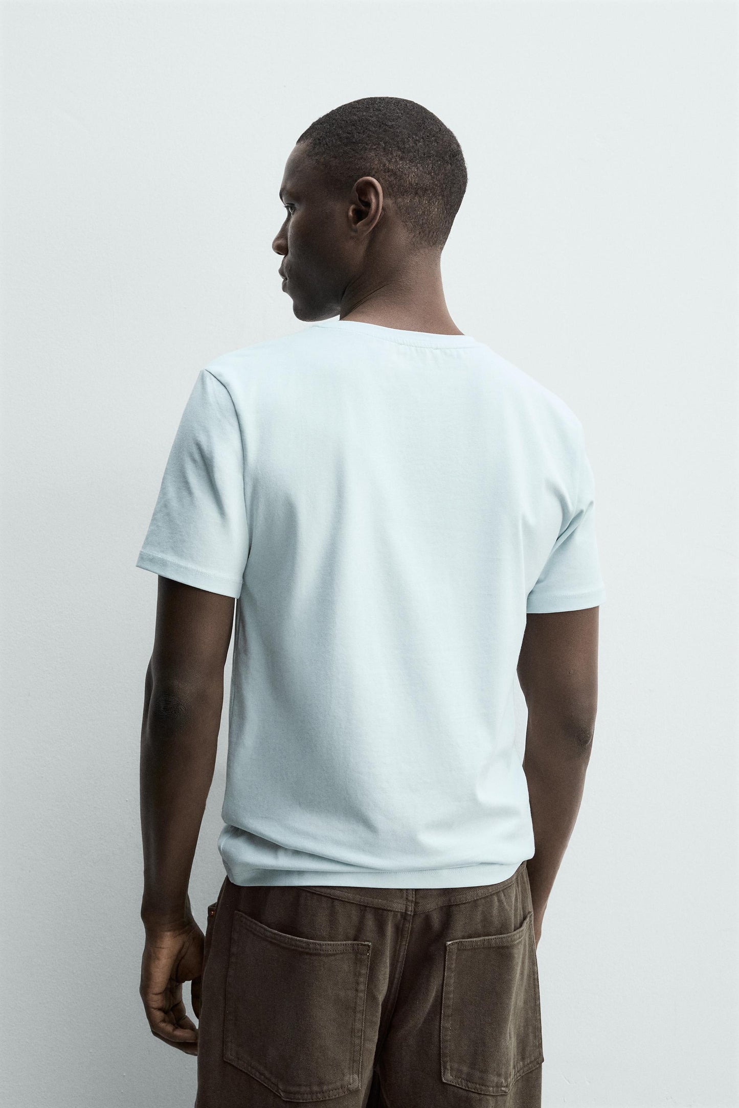 T-SHIRT SLIM FIT BÁSICA /01