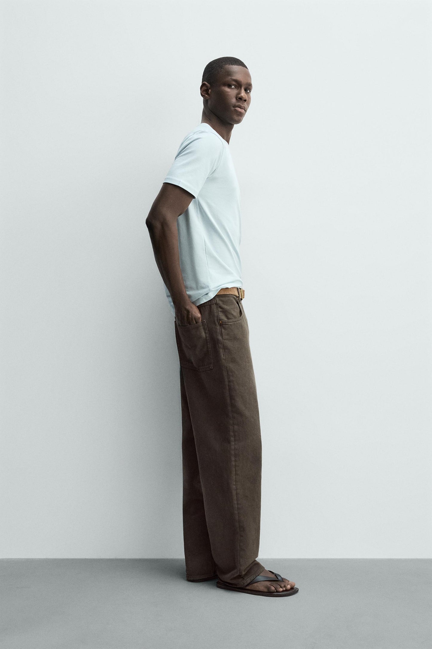 T-SHIRT SLIM FIT BÁSICA /01