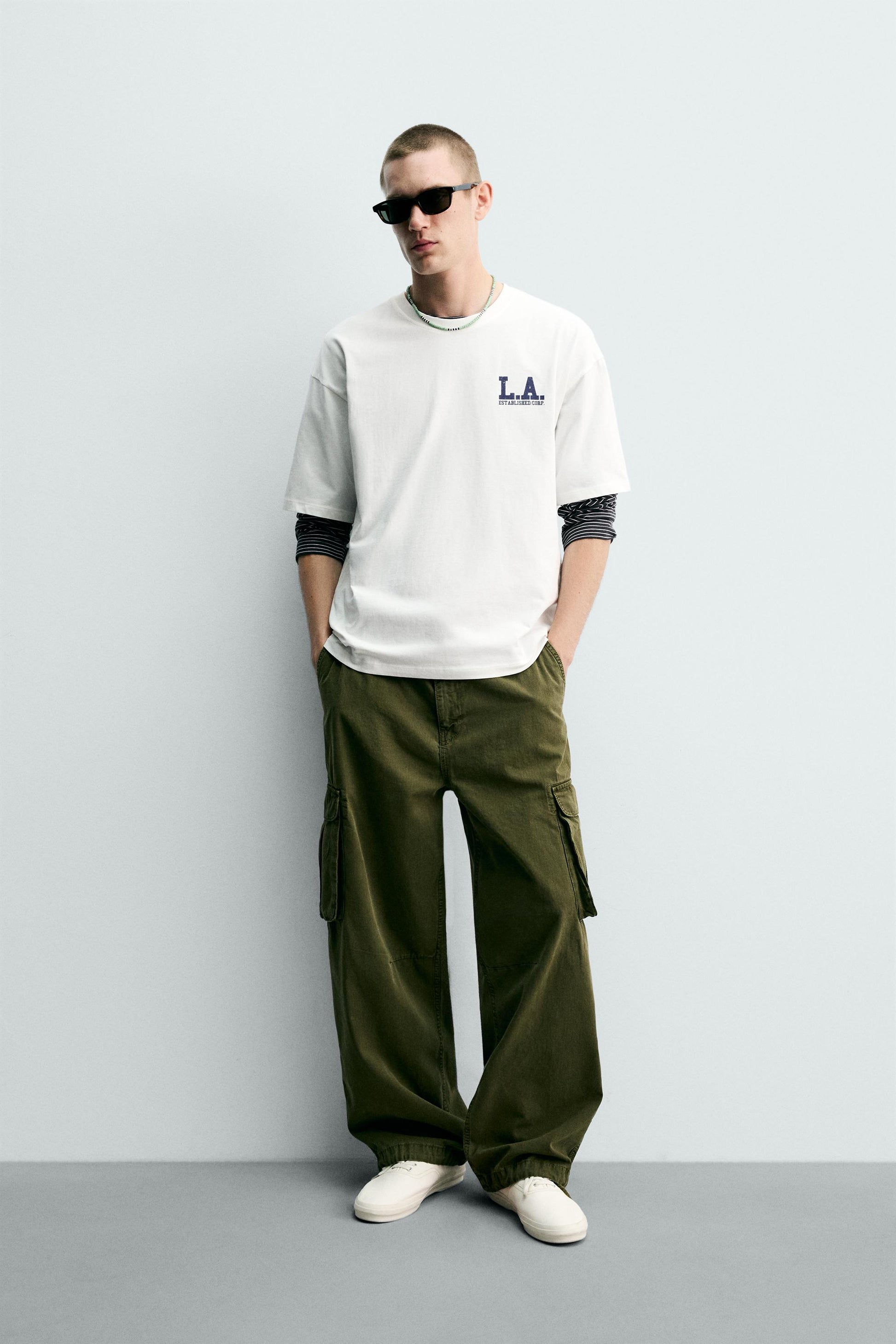 T-SHIRT RELAX FIT COM ESTAMPADOS EFEITO LAVADO