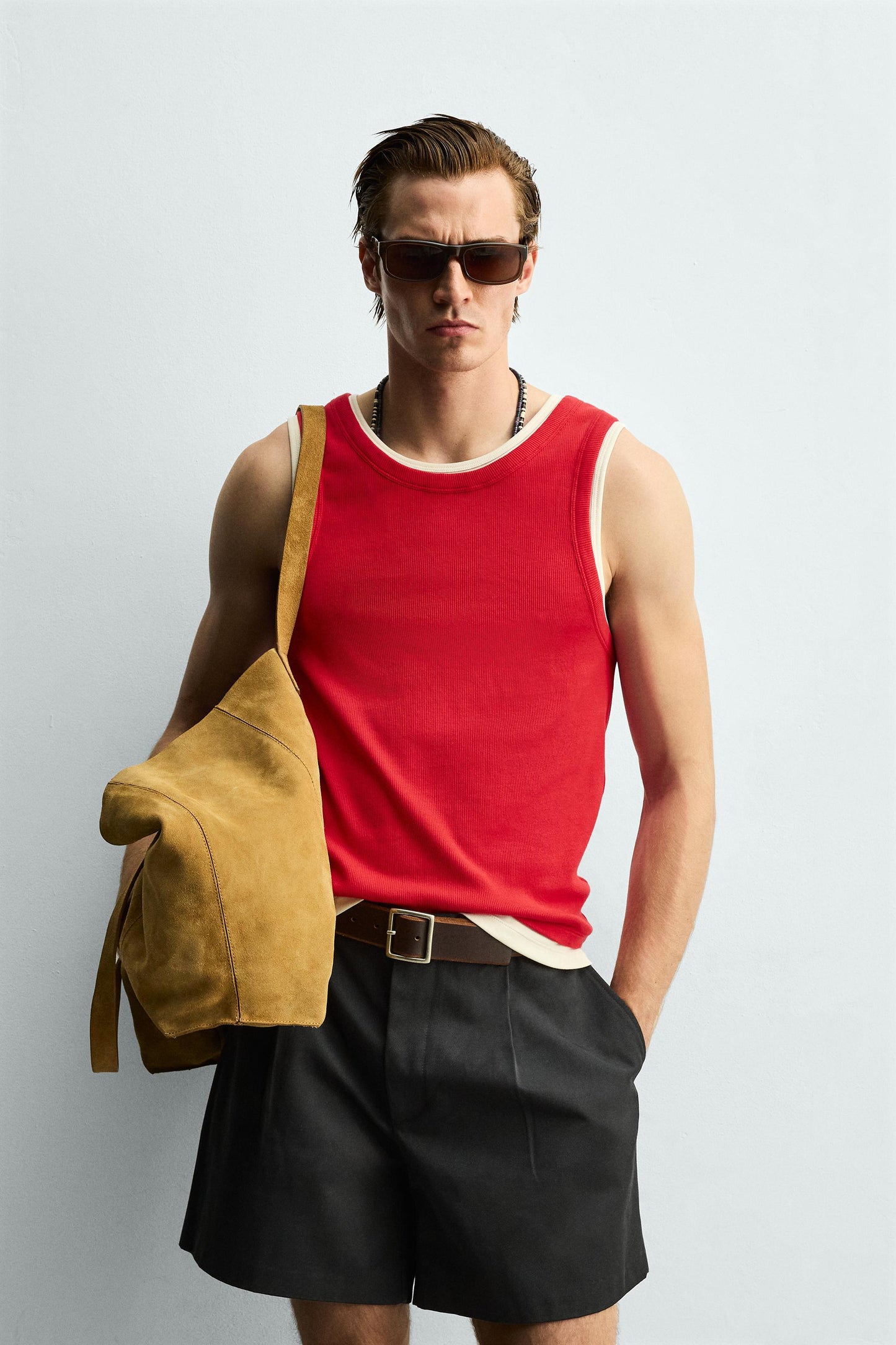 T-SHIRT TANK COM NERVURAS DUPLAS
