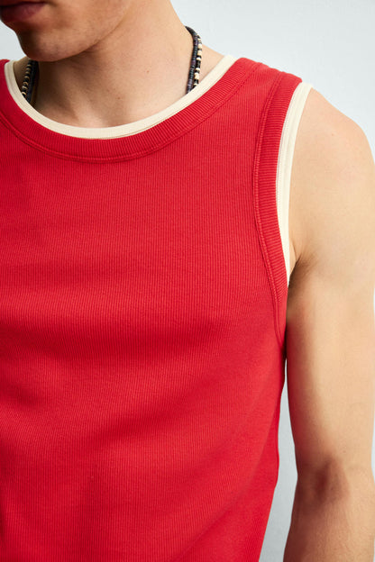 T-SHIRT TANK COM NERVURAS DUPLAS
