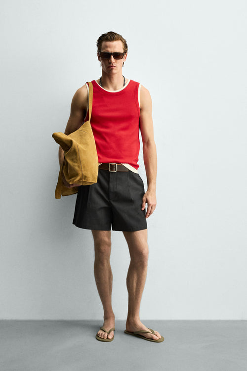 T-SHIRT TANK COM NERVURAS DUPLAS