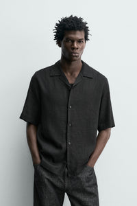 CAMISA FLUIDA COM ESTRUTURA