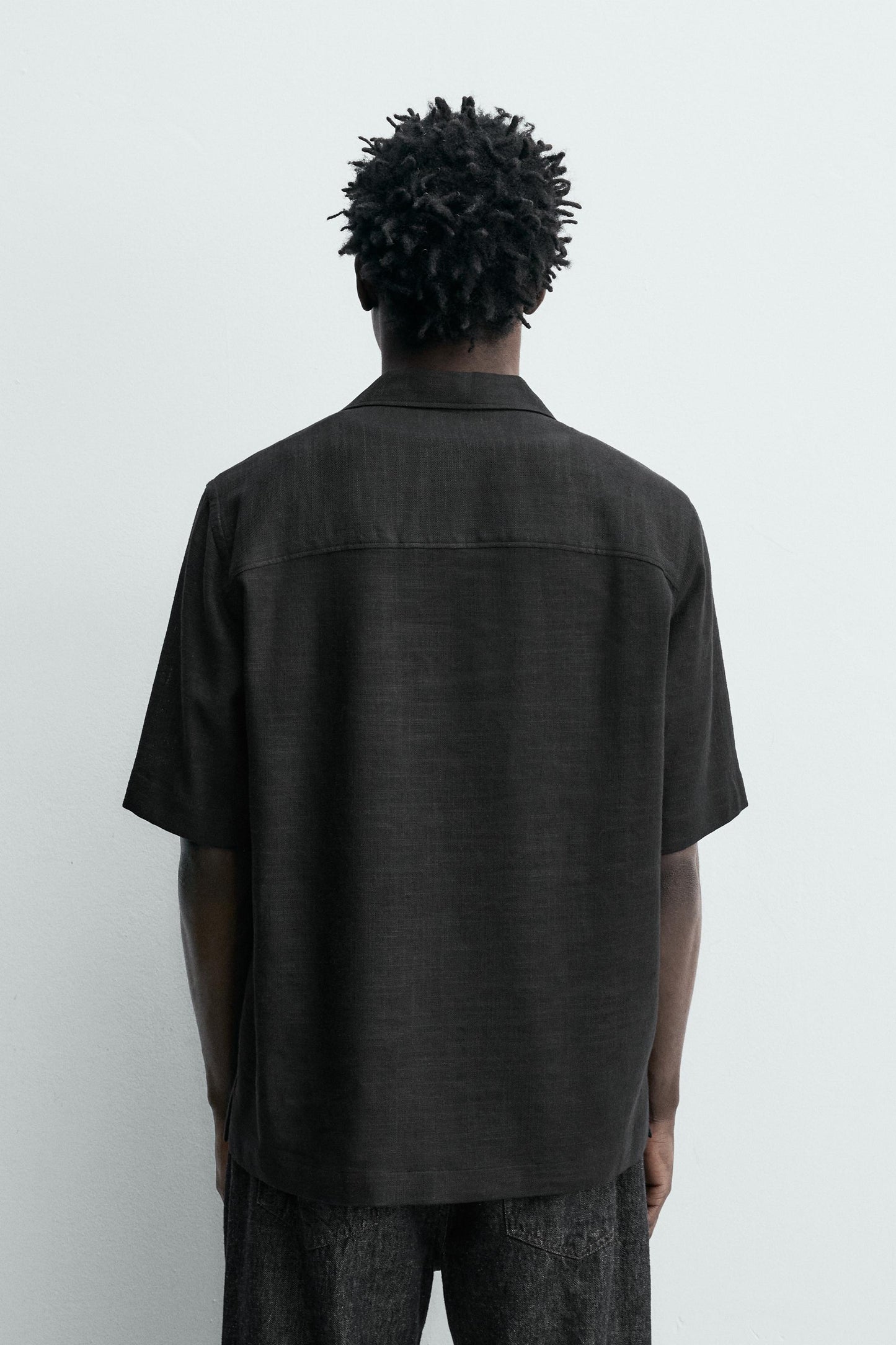 CAMISA FLUIDA COM ESTRUTURA