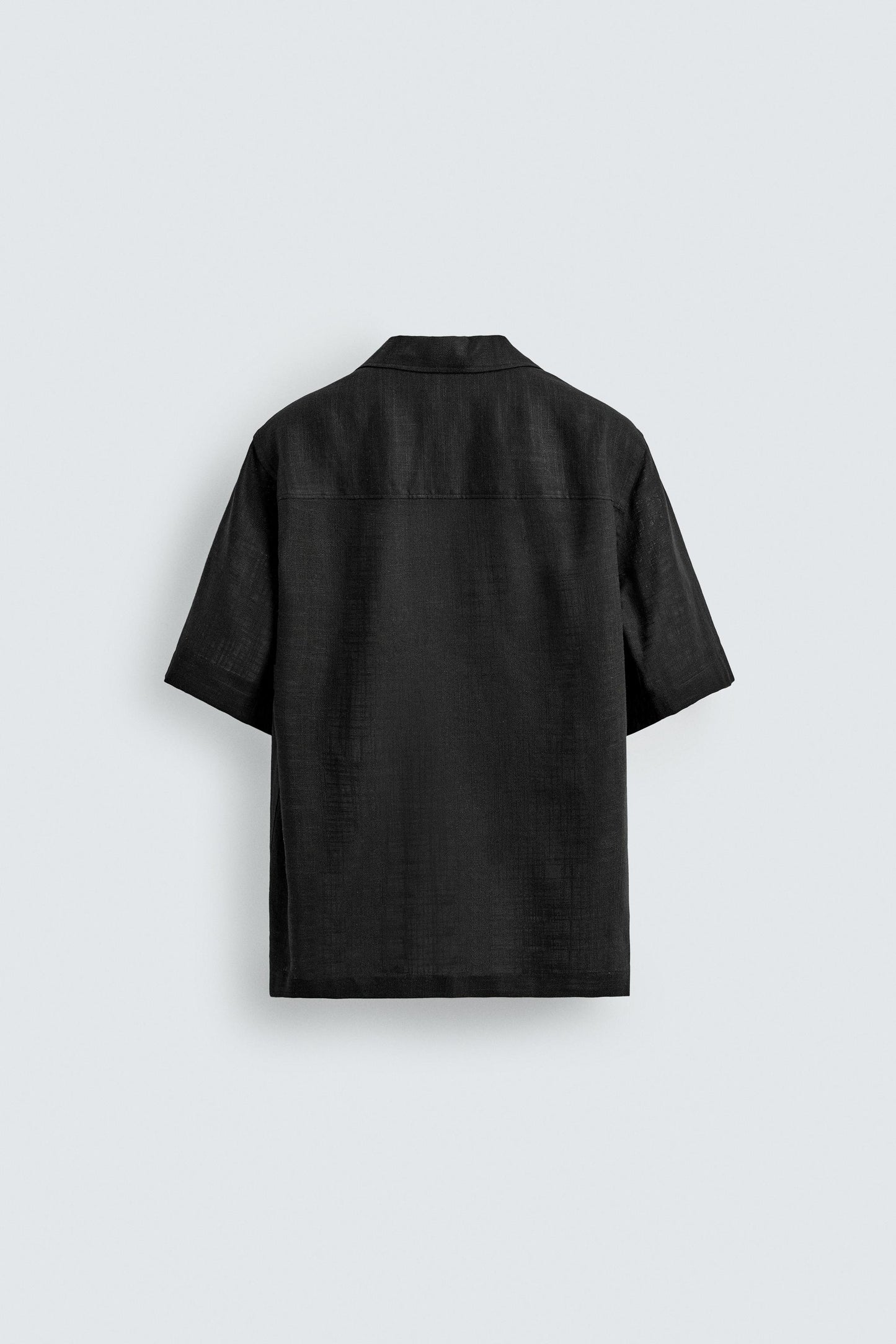 CAMISA FLUIDA COM ESTRUTURA