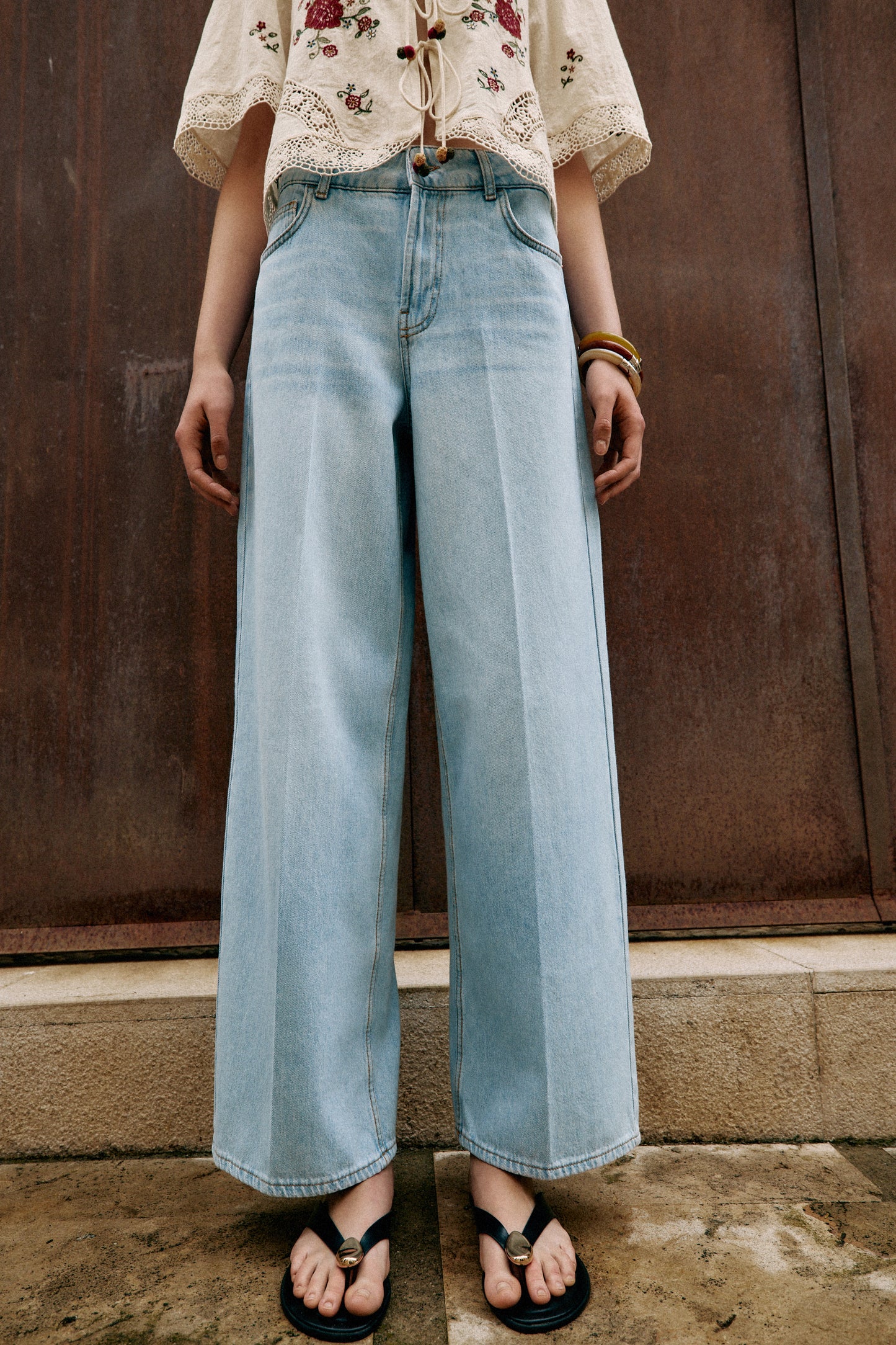 JEANS Z1975 PERNA LARGA CINTURA MÉDIA COM PREGA - Azul-claro