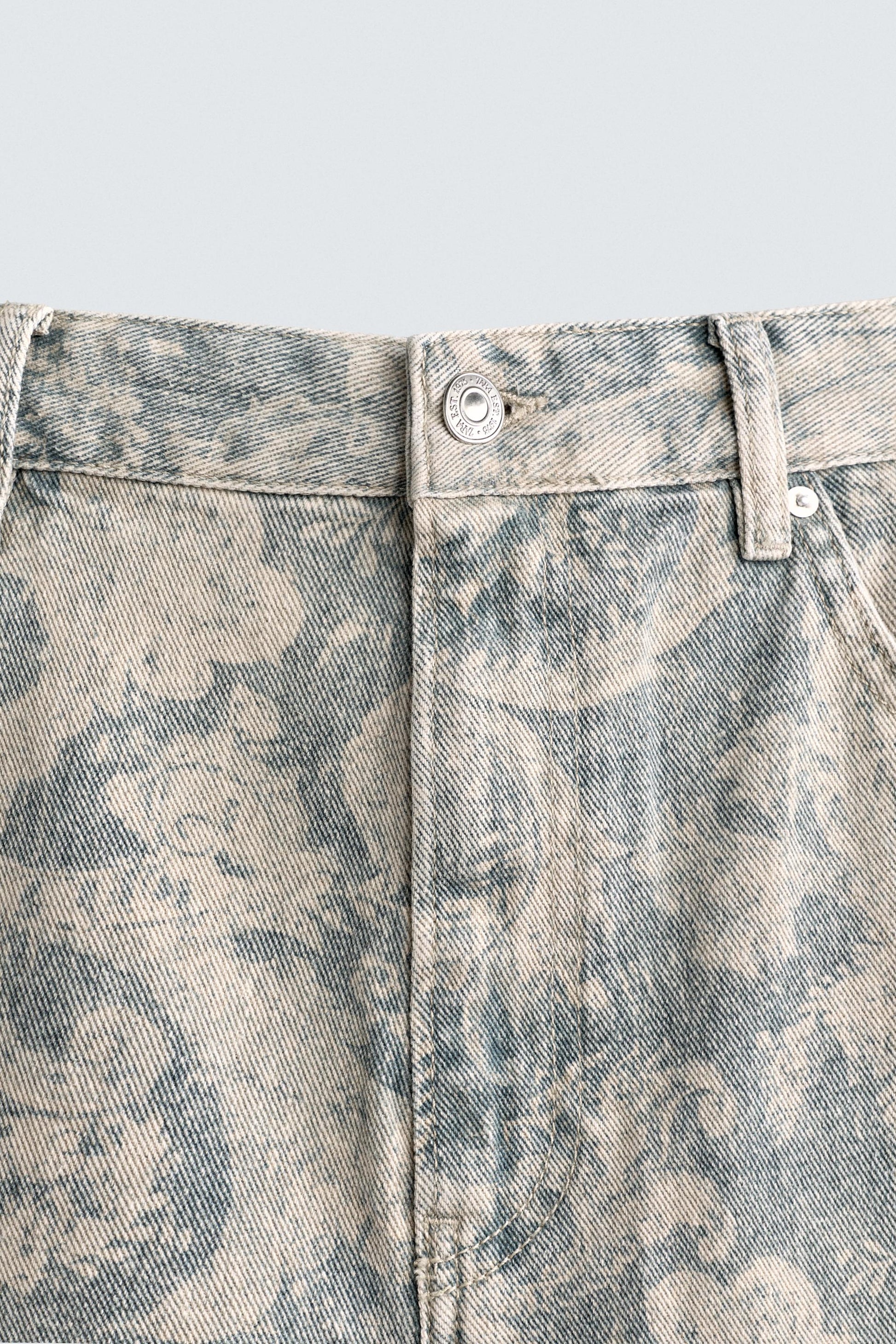 CALÇÕES BERMUDA BAGGY FIT COM ESTAMPADO PAISLEY