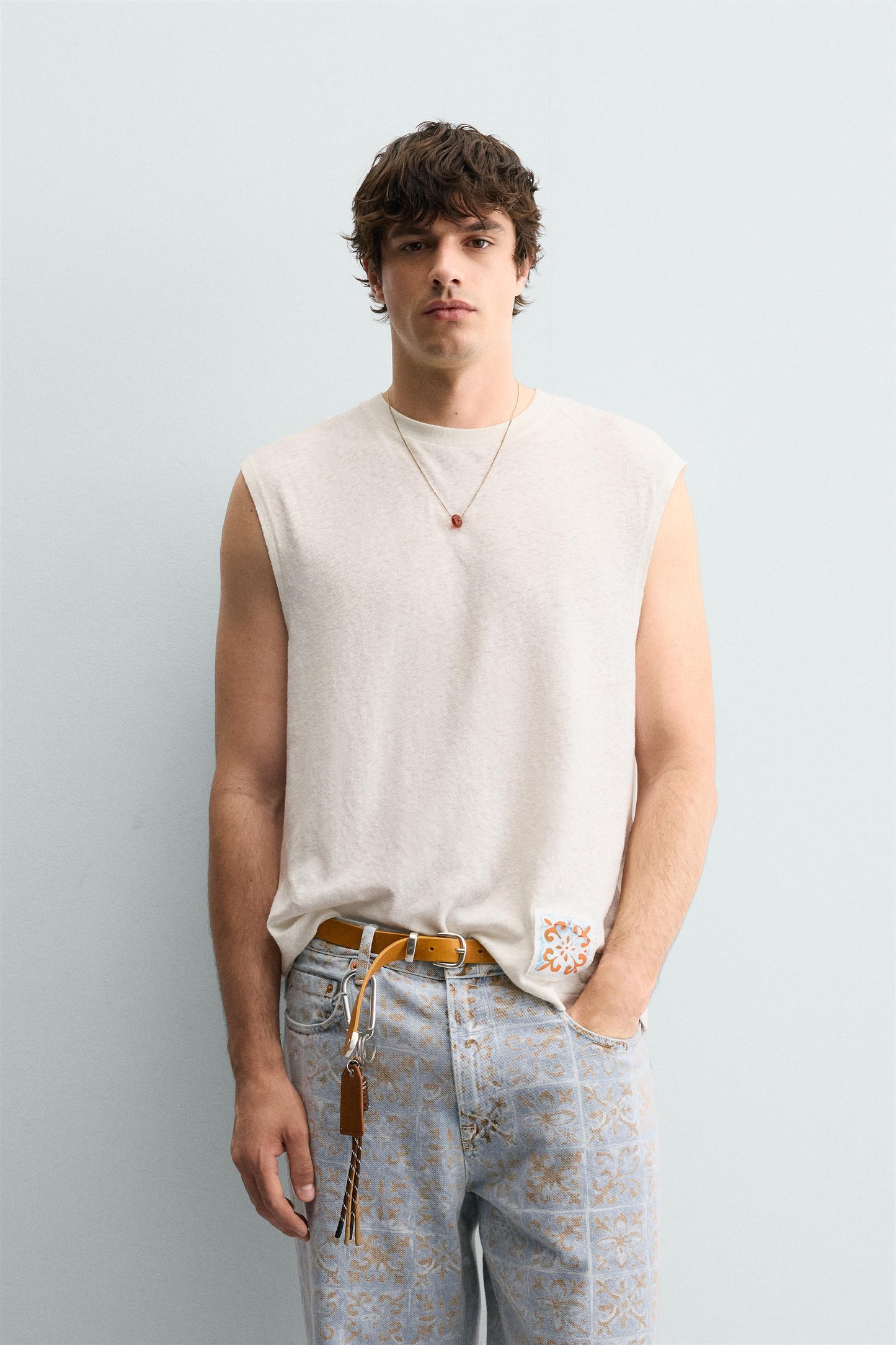 T-SHIRT TANK DE ALGODÃO-LINHO COM PATCH