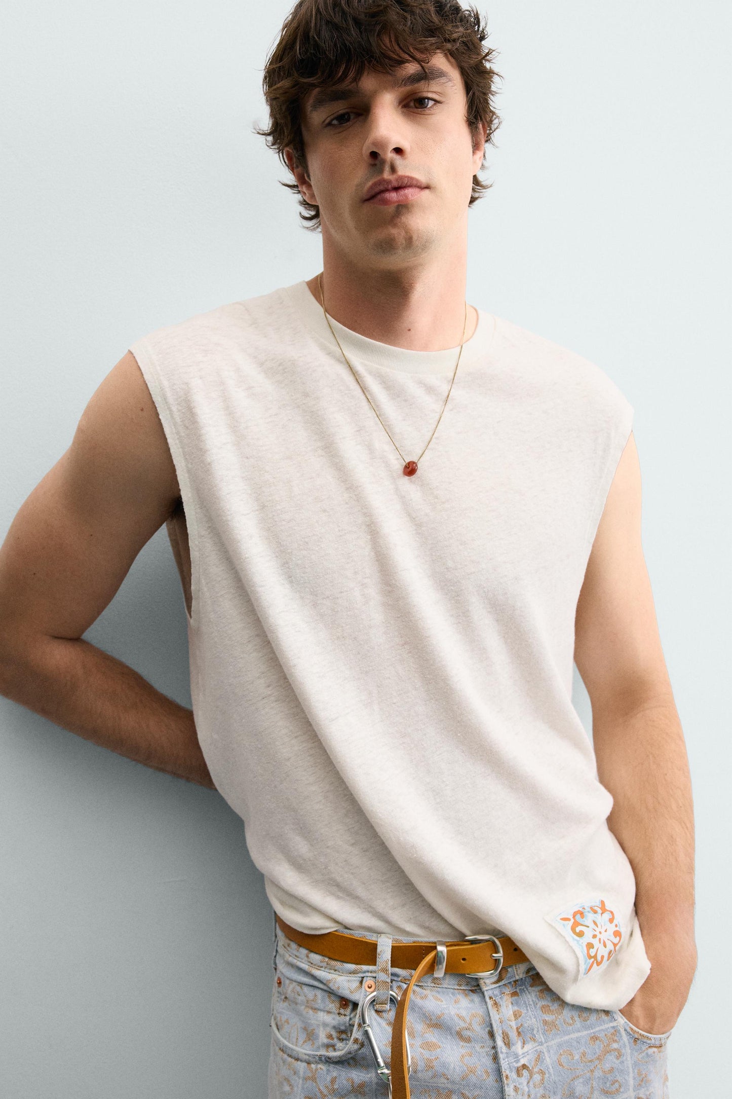T-SHIRT TANK DE ALGODÃO-LINHO COM PATCH