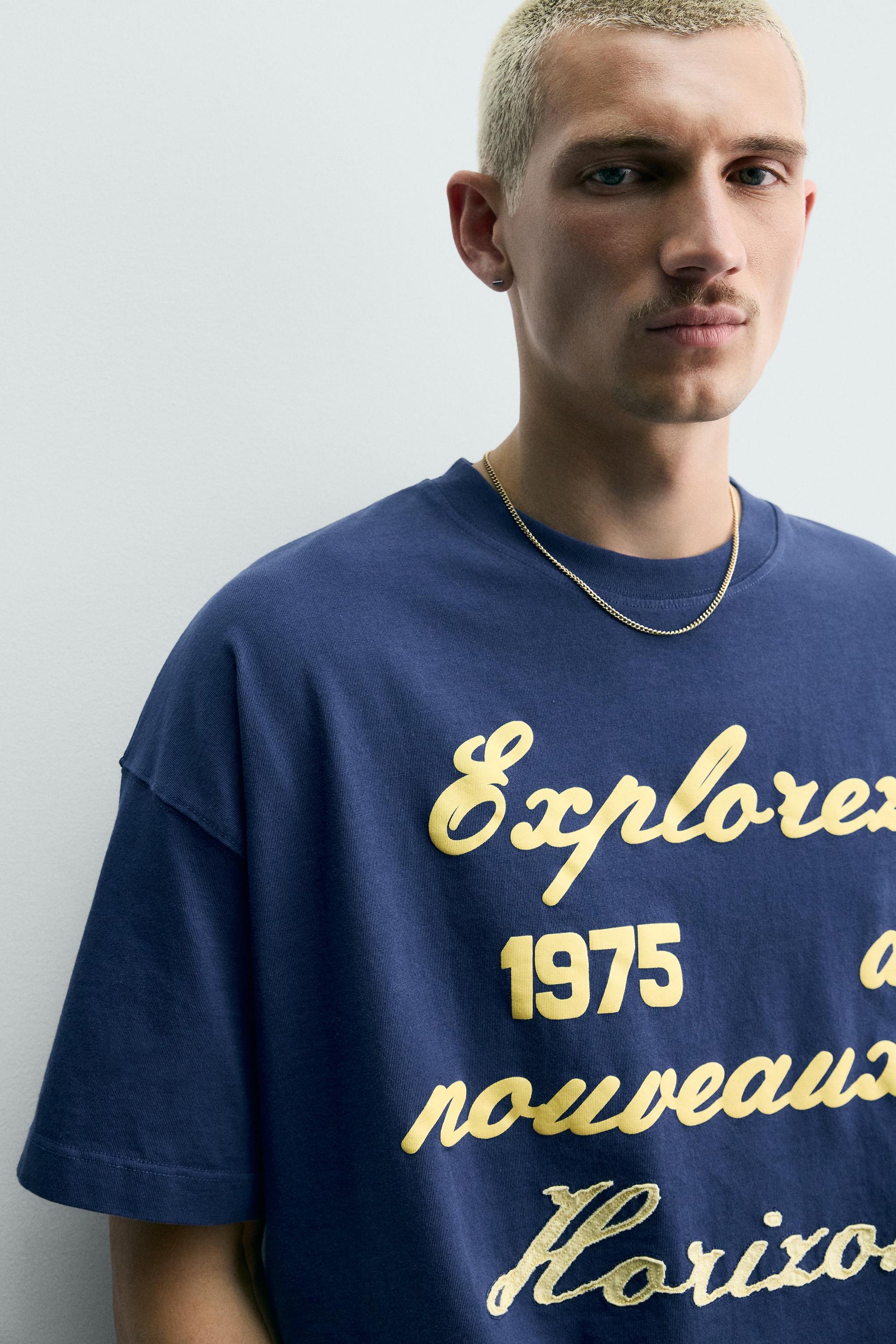 T-SHIRT BORDADO ESTAMPADO COMBINADOS