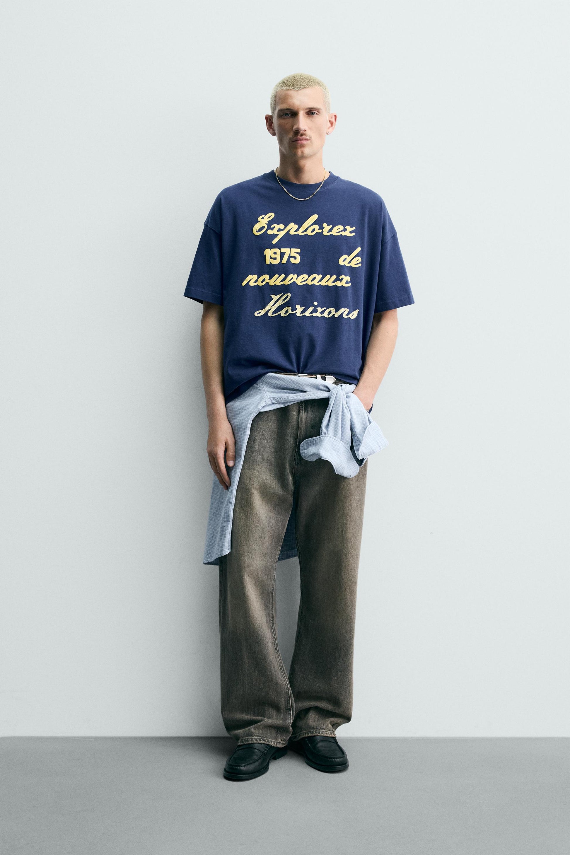 T-SHIRT BORDADO ESTAMPADO COMBINADOS