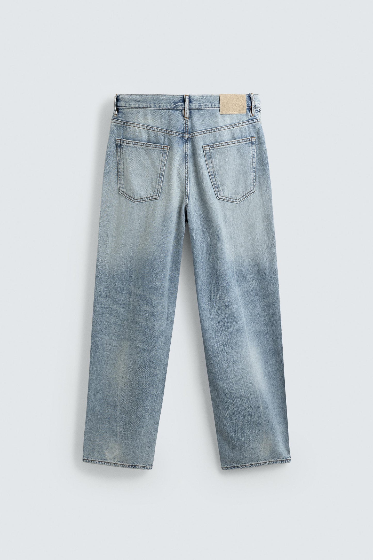 JEANS LEVES REGULAR FIT