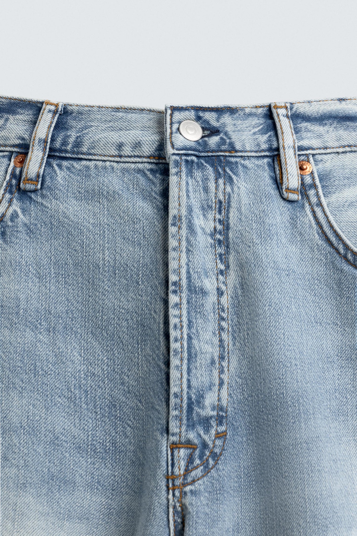 JEANS LEVES REGULAR FIT