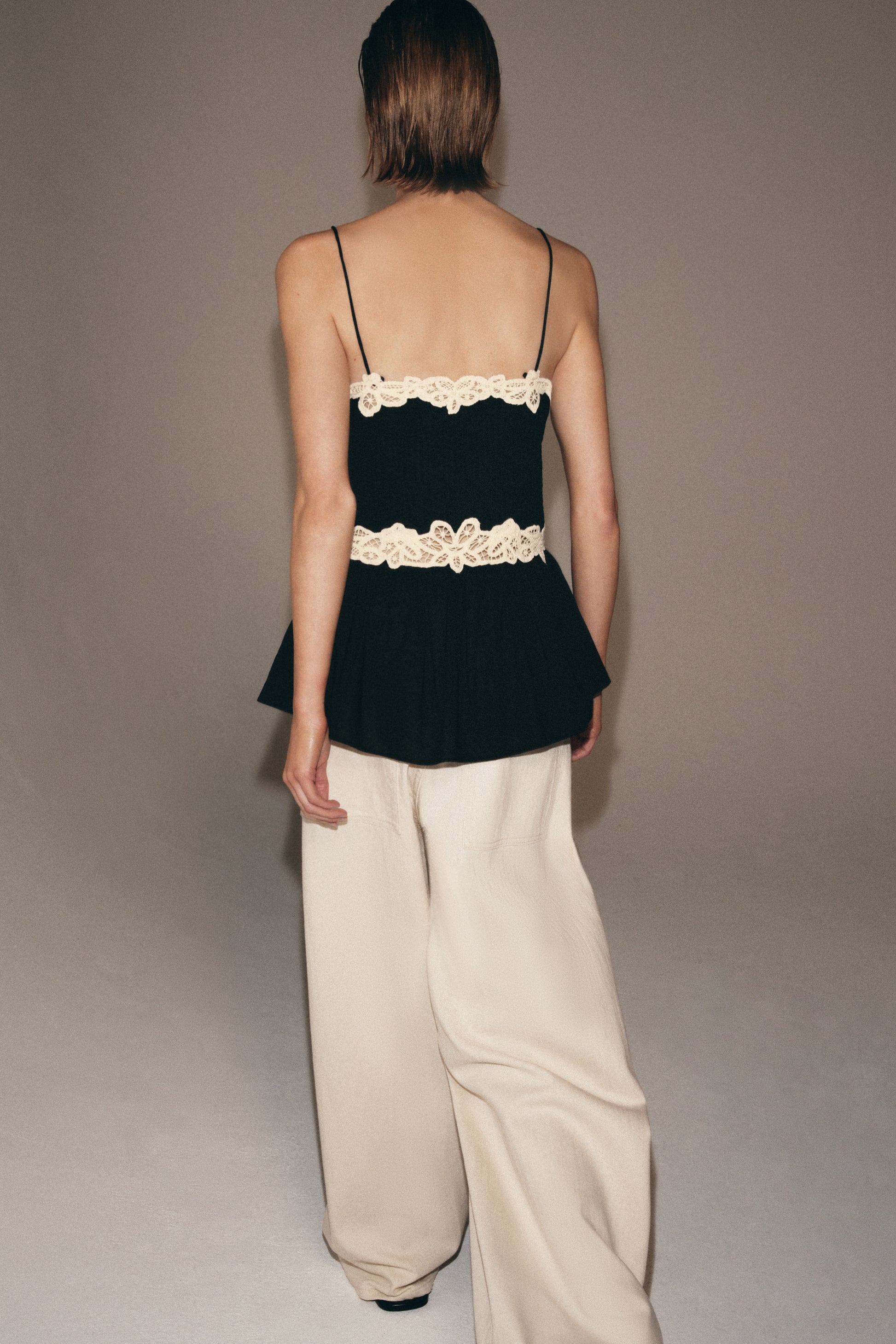 TOP DE RENDA CONTRASTE ZW COLLECTION - Branco / Preto