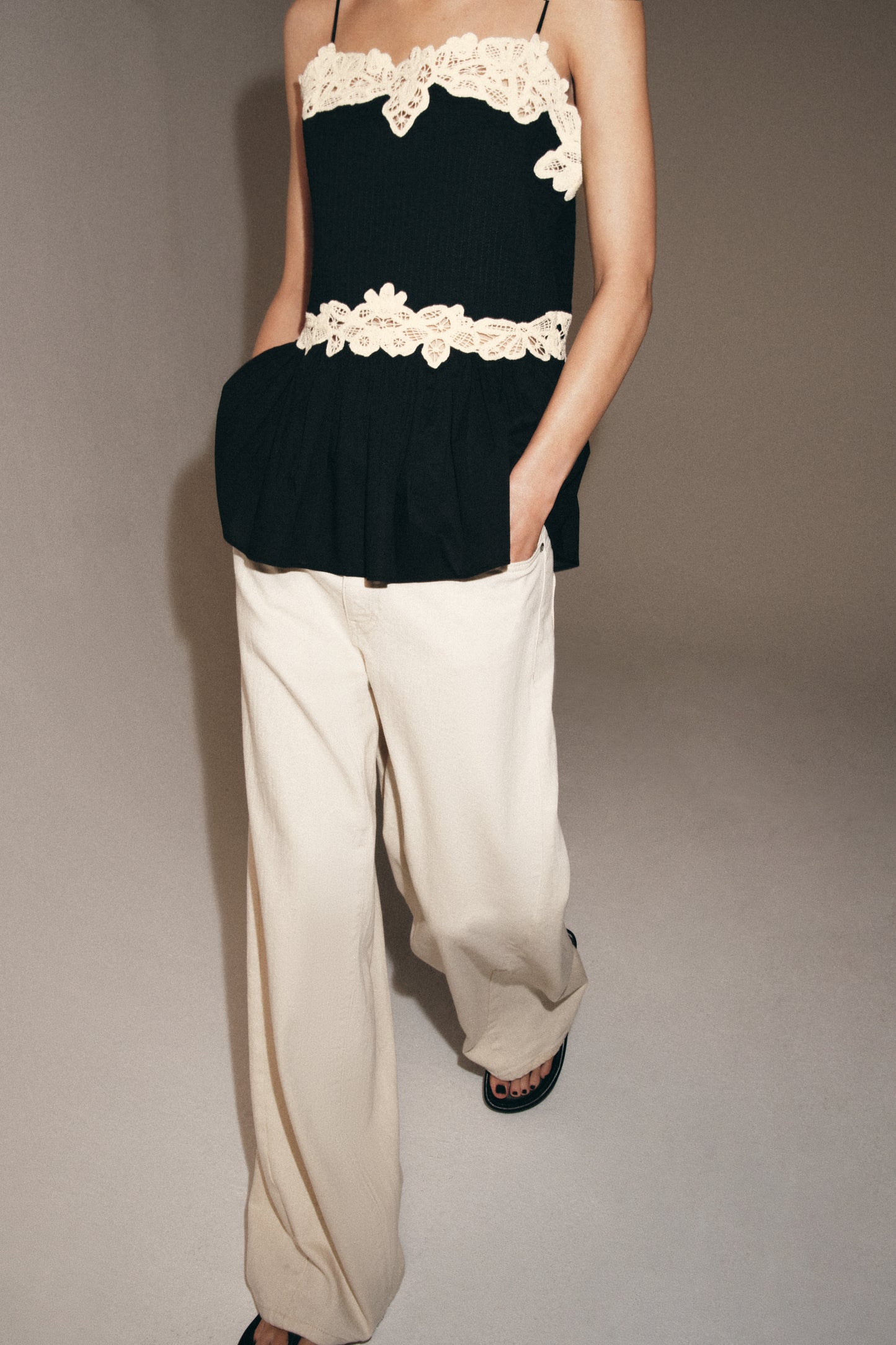 TOP DE RENDA CONTRASTE ZW COLLECTION - Branco / Preto