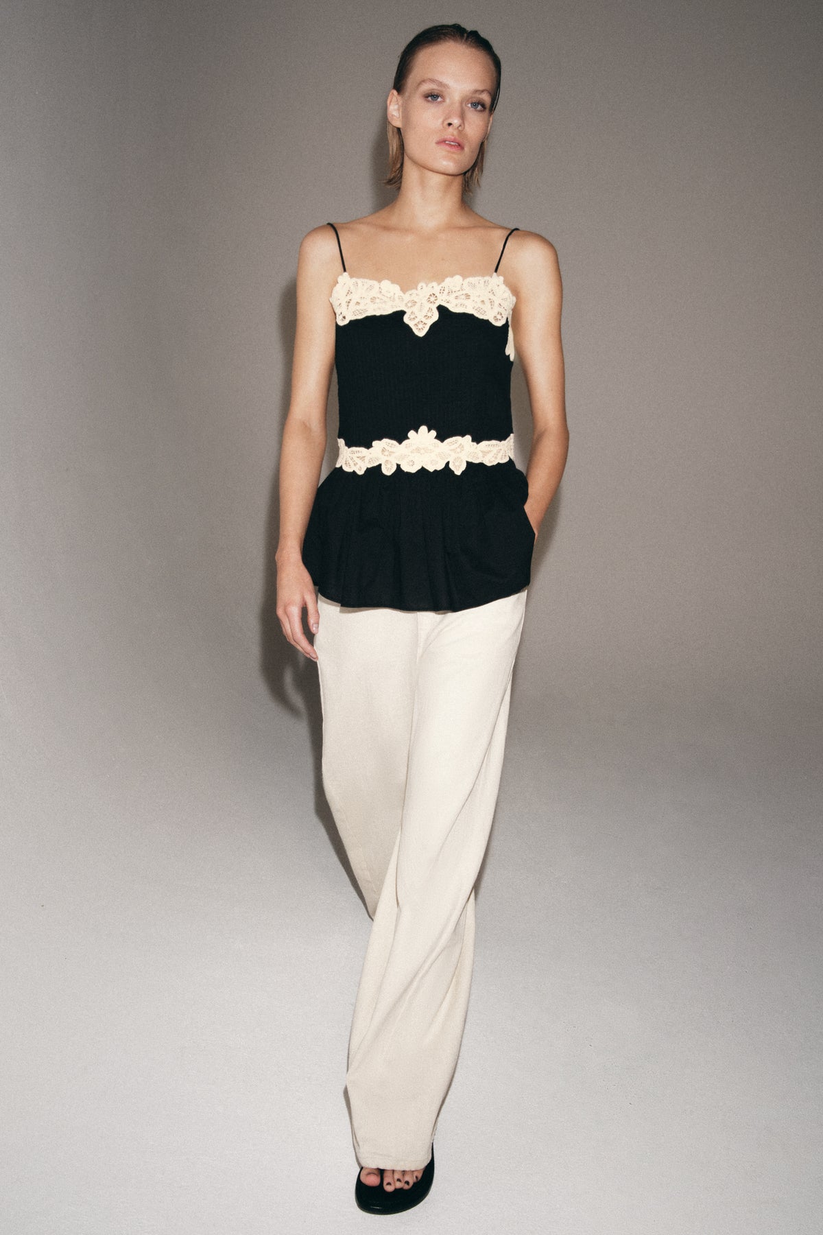 TOP DE RENDA CONTRASTE ZW COLLECTION - Branco / Preto