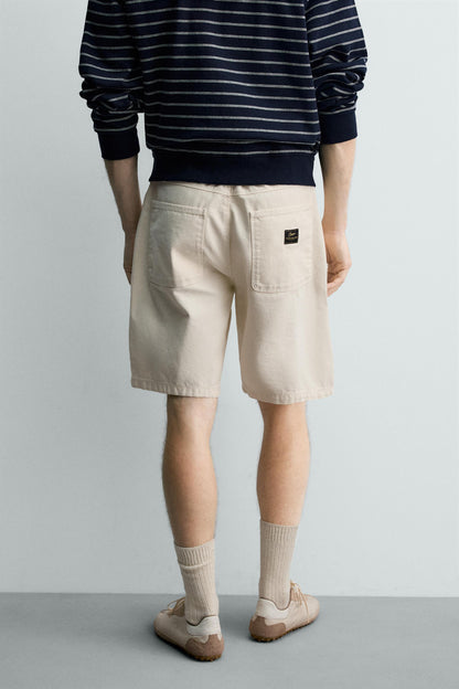 CALÇÕES BERMUDA STRAIGHT FIT COM BOLSOS