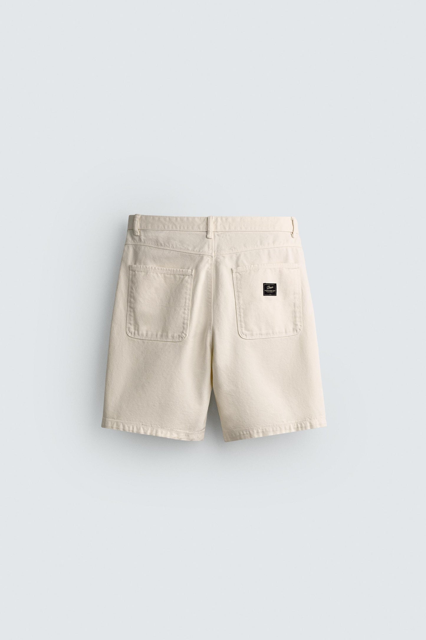 CALÇÕES BERMUDA STRAIGHT FIT COM BOLSOS