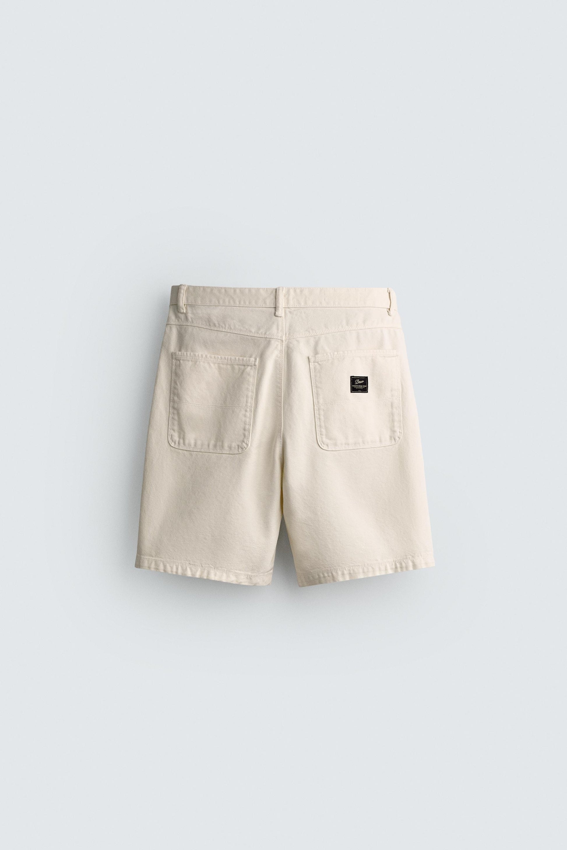 CALÇÕES BERMUDA STRAIGHT FIT COM BOLSOS