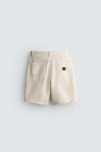 CALÇÕES BERMUDA STRAIGHT FIT COM BOLSOS