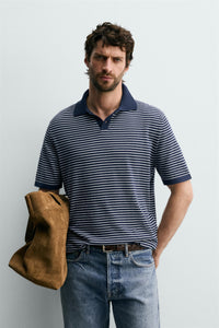 POLO DE MALHA JACQUARD ÀS RISCAS