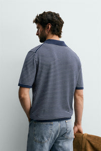 POLO DE MALHA JACQUARD ÀS RISCAS