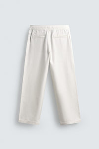 CALÇAS RELAXED FIT COM ESTRUTURA