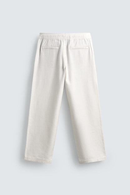 CALÇAS RELAXED FIT COM ESTRUTURA