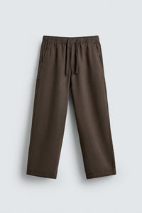 CALÇAS RELAXED FIT COM ESTRUTURA