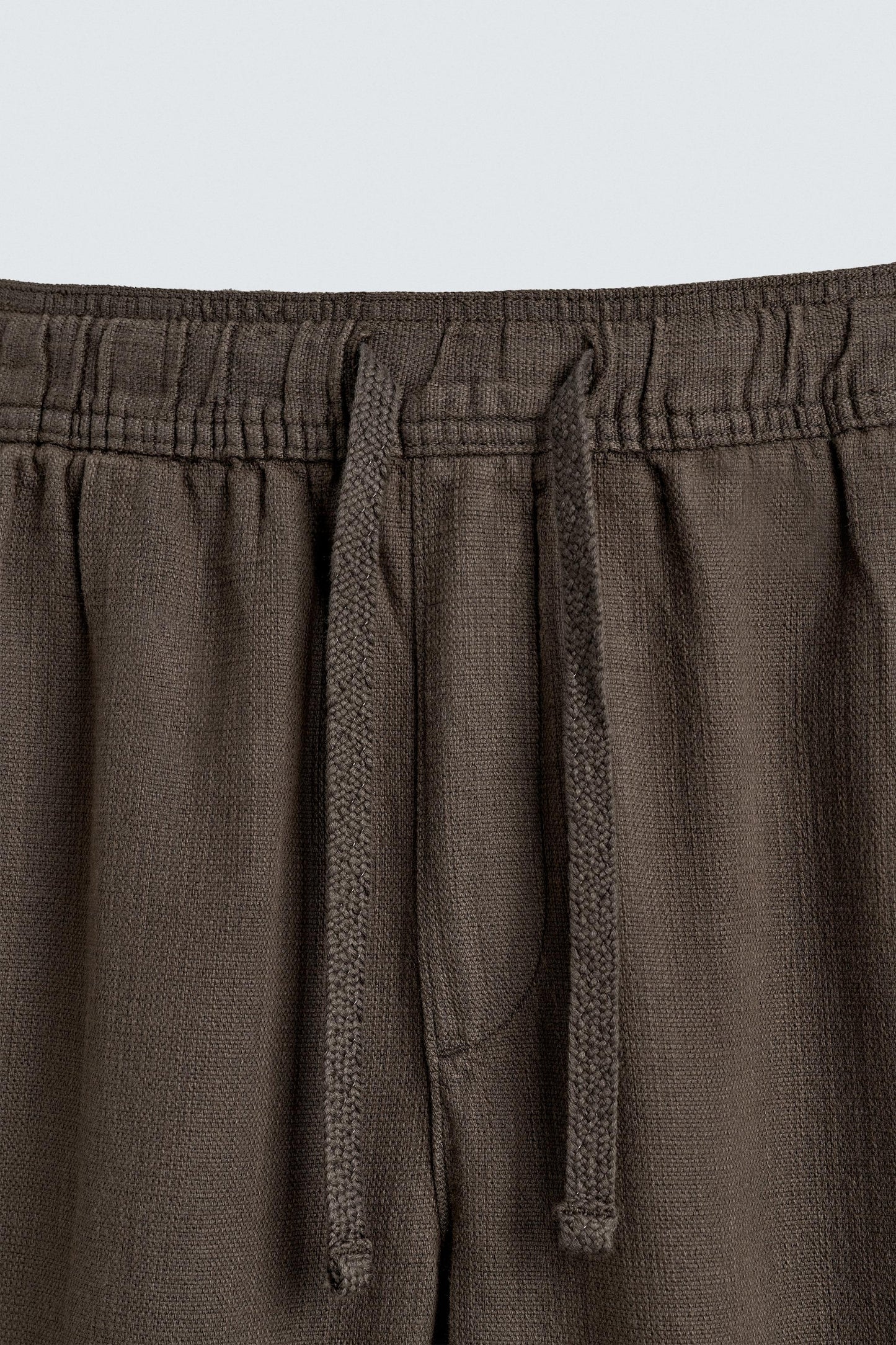 CALÇAS RELAXED FIT COM ESTRUTURA