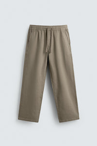 CALÇAS RELAXED FIT COM ESTRUTURA