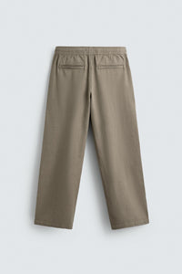 CALÇAS RELAXED FIT COM ESTRUTURA