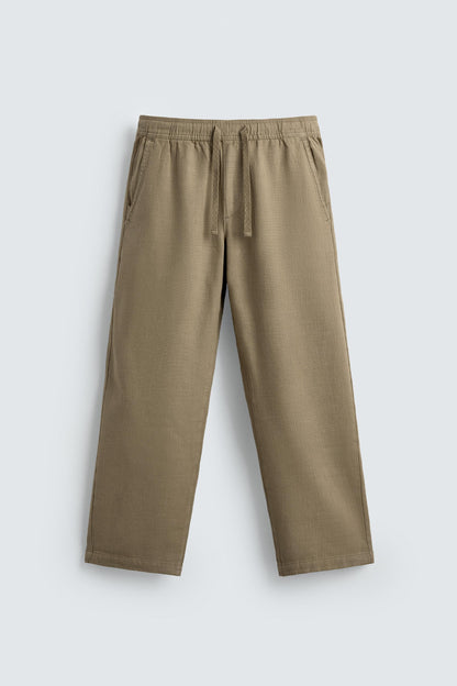 CALÇAS RELAXED FIT COM ESTRUTURA