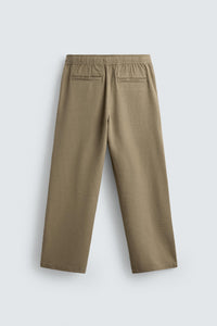 CALÇAS RELAXED FIT COM ESTRUTURA