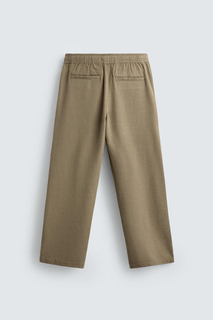 CALÇAS RELAXED FIT COM ESTRUTURA