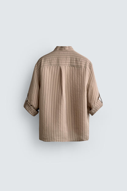 CAMISA ÀS RISCAS COM PRESILHA NA MANGA