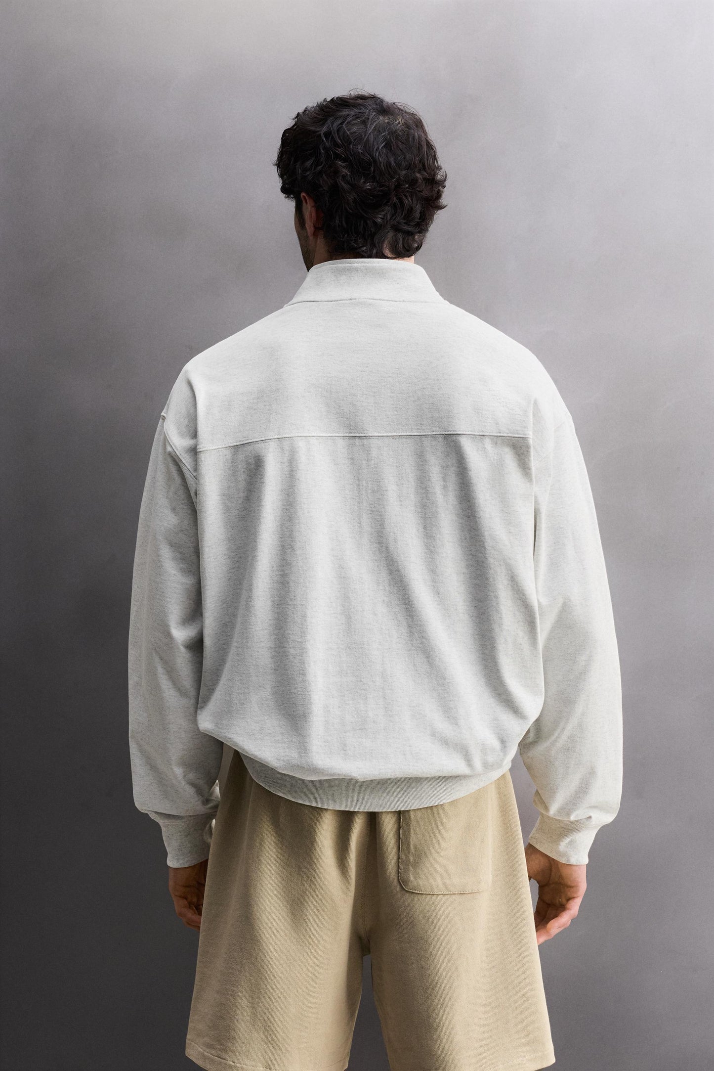 SWEATSHIRT RELAX FIT COM FECHO DE CORRER